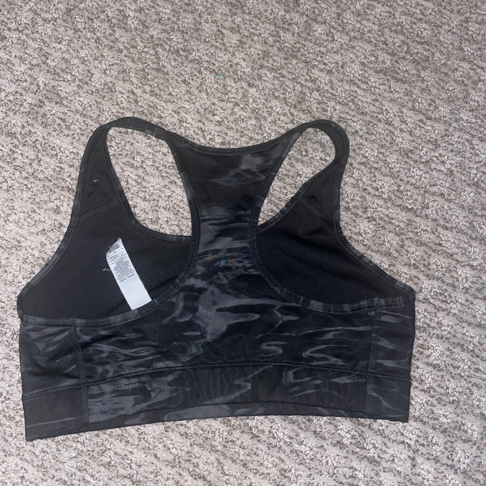 Nike - Picture 2 of 2